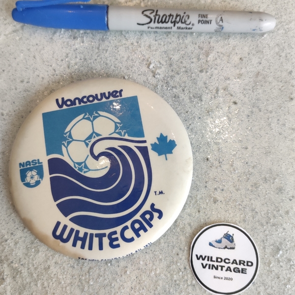 Very Old Vintage NASL MLS Vancouver Whitecaps Pin - Picture 3 of 3